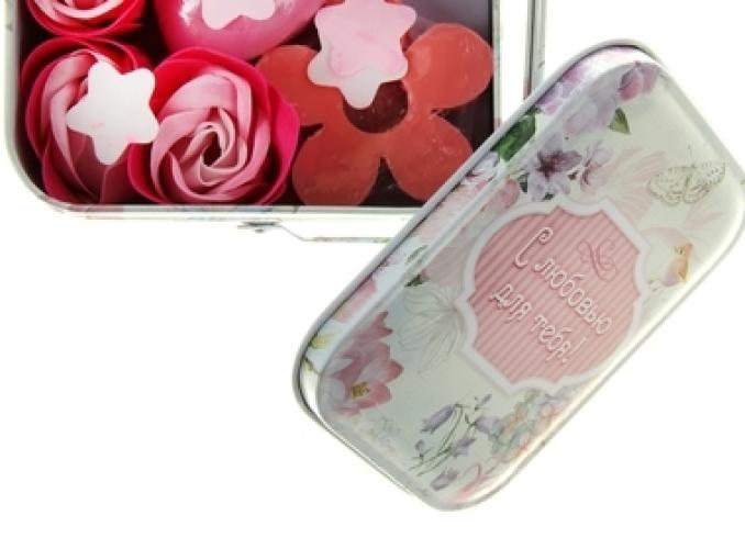 Набор мыльные лепестки 3 шт. + мыло-сердце розовое + мыло-цветочек + конфетти в корзиночке большой С любовью для тебя