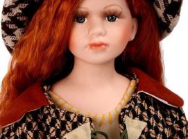 Кукла коллекционная Венера с сумочкой