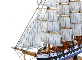 Корабль сувенирный средний - борта триколор, каюты, якорь, три мачты, белые паруса с полосой