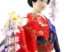 Кукла коллекционная Японка с веткой сакуры