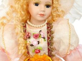 Кукла коллекционная Эльвира в светлом платье