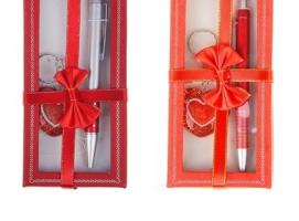 Набор подарочный 2в1 с бантом: ручка, брелок Двойное сердце, цвет красный