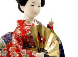 Кукла коллекционная Гейша в шелковом кимоно с веером
