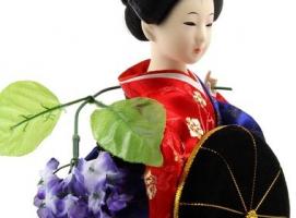Кукла коллекционная Гейша с веткой сакуры