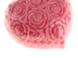 Набор подарочный Цветение: мыльные лепестки (набор 12 шт), мыло сувенирное 60 гр, аромат роза