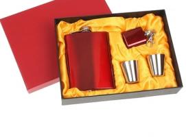 Подарочный набор 4в1 Красный глянец: фляжка 240 мл, фляжка 30 мл, 2 рюмки