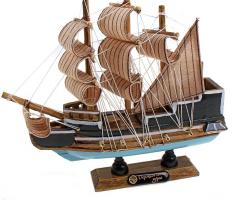 Корабль сувенирный малый - борта чёрные, голубое дно, три мачты, бежевые паруса с полосой