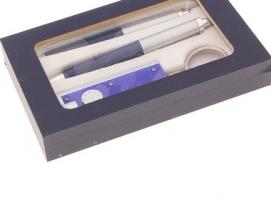 Подарочный набор, 3 предмета в коробке: 2 ручки, брелок-фонарик