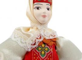 Сувенирная кукла Девушка в нарядном сарафане Россия, 18-19 вв.