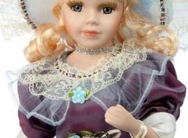 Кукла-зонтик коллекционная Эсмеральда в голубом платье крутящаяся, музыкальная