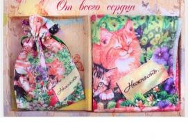 Подарочный набор из серии Коты (зеркало, платок)