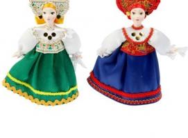 Сувенирная кукла Плясунья. Девушка в фольклорном костюме. Россия