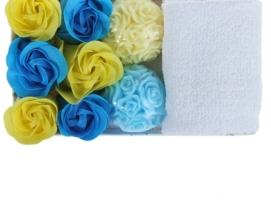 Набор подарочный Гармония: мыльные лепестки (набор 6 шт), мыло сувенирное 60 гр., полотенце 30х30 см., цвета МИКС